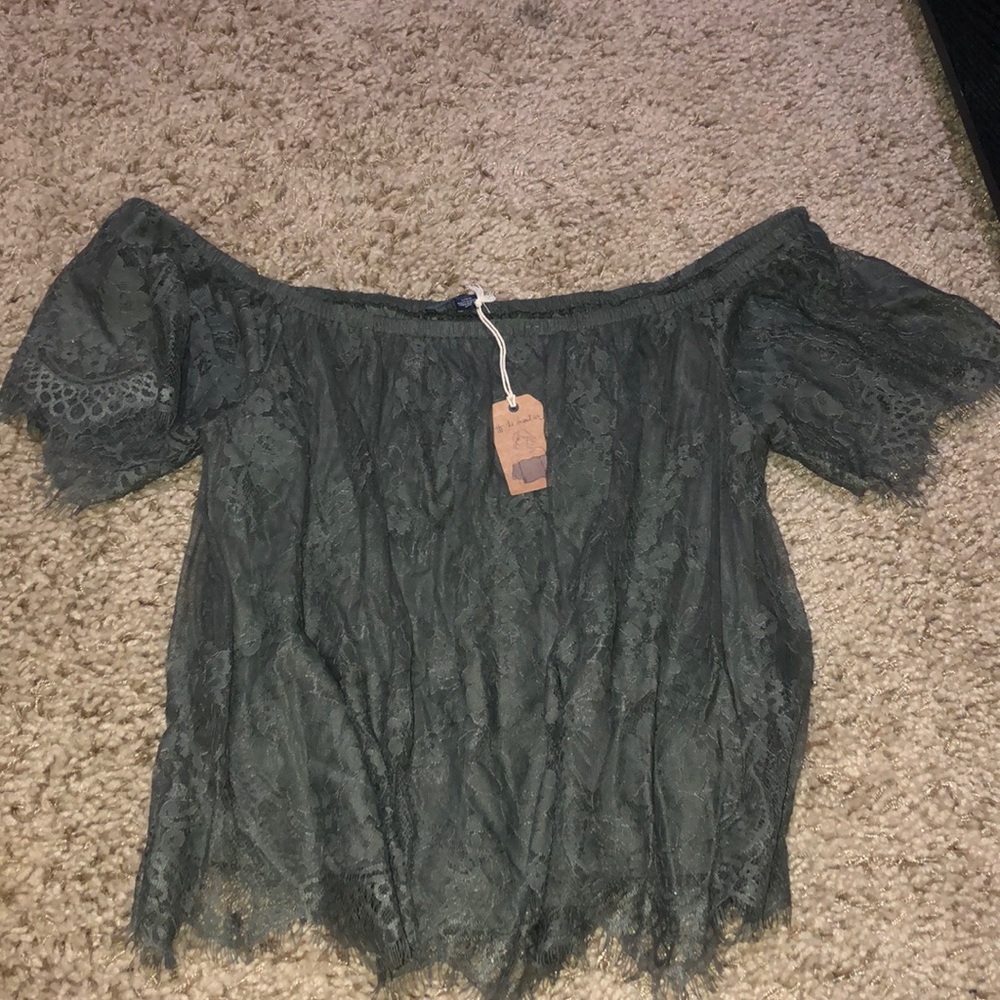 American Eagle off the shoulder top
